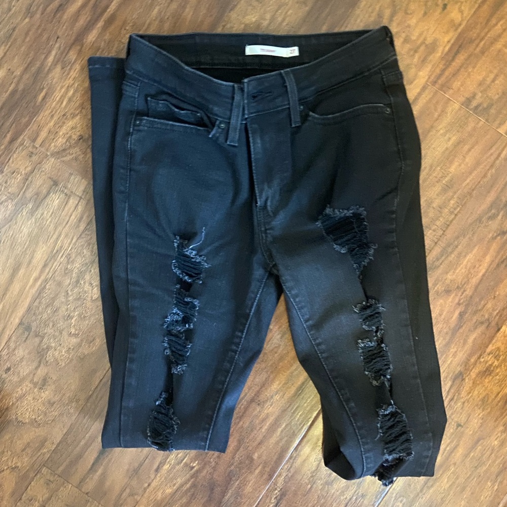 Levi’s ripped jeans